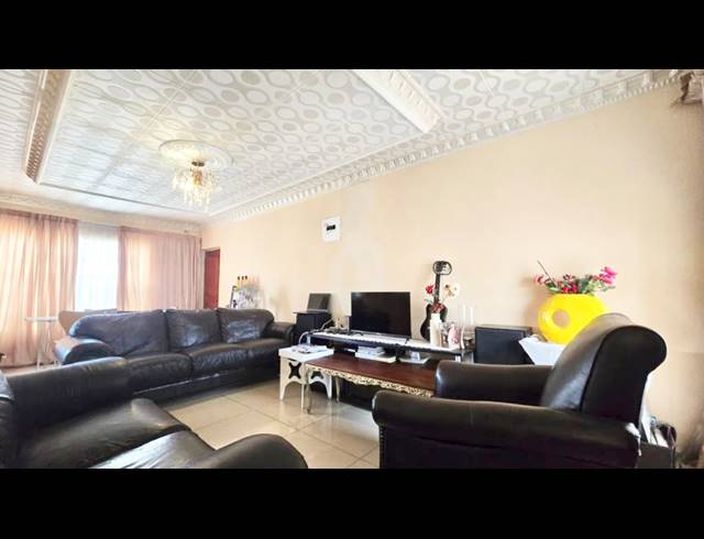 3 BEDROOM HOUSE FOR SALE IN SESHEGO